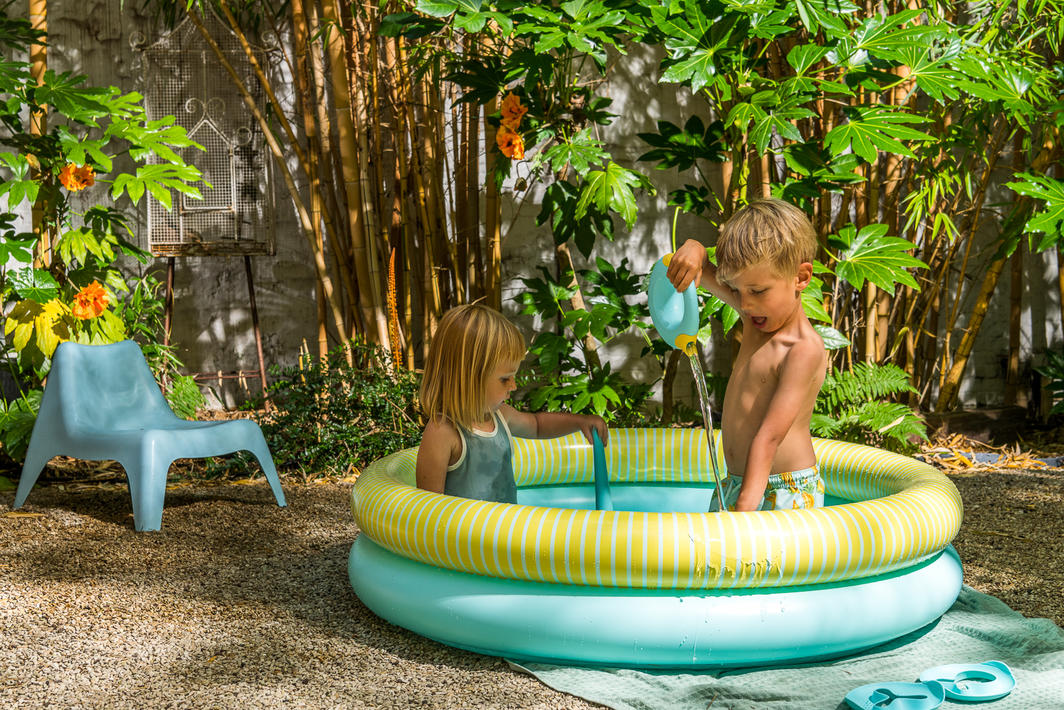 Banana Blue Dippy Pool